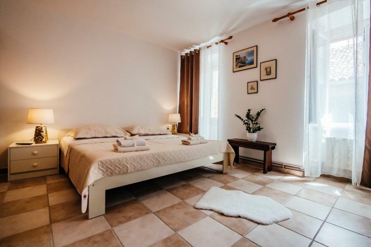 Appartement Heart Of Town à Zadar Extérieur photo
