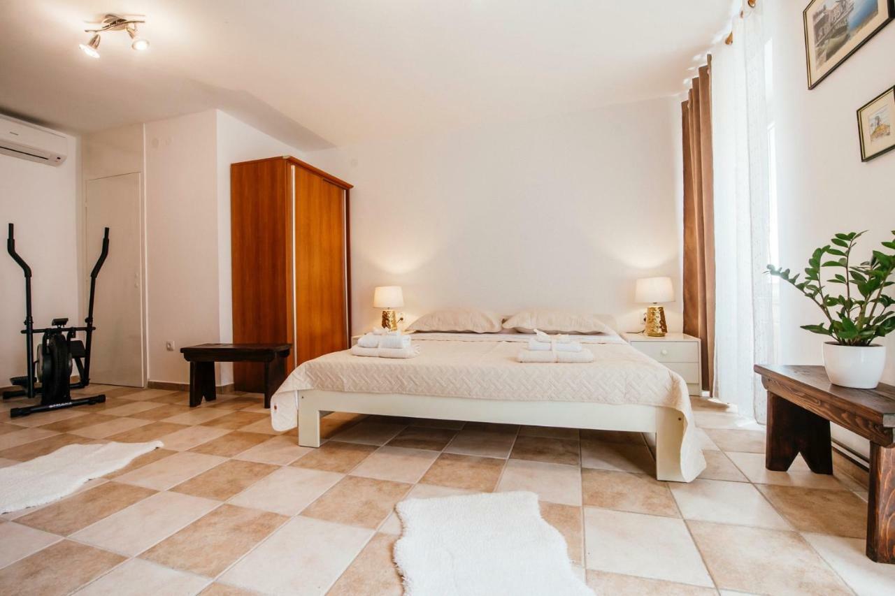 Appartement Heart Of Town à Zadar Extérieur photo